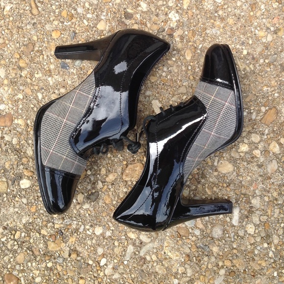 Anne Klein Heels - Picture 3 of 5